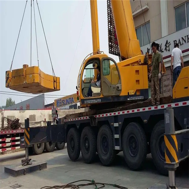 金秀当地吊车出租|机器吊装|75吨|工厂搬迁服务